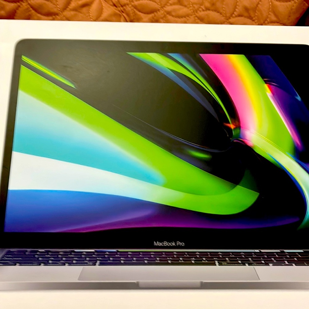 Laptop Apple 13 inch MacBook Pro 256gb - Picture 1 of 4
